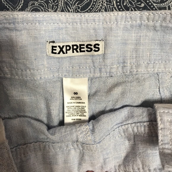 Two pairs of Express shorts size 00 - Picture 5 of 6